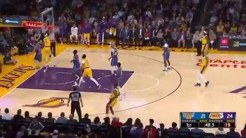 洛杉矶湖人爆料视频最新,最新视频揭示球队备战细节与球员动态 第1张 洛杉矶湖人爆料视频最新,最新视频揭示球队备战细节与球员动态 第1张